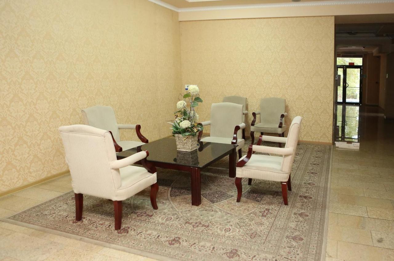 Hotel Экипаж Almaty Exterior foto