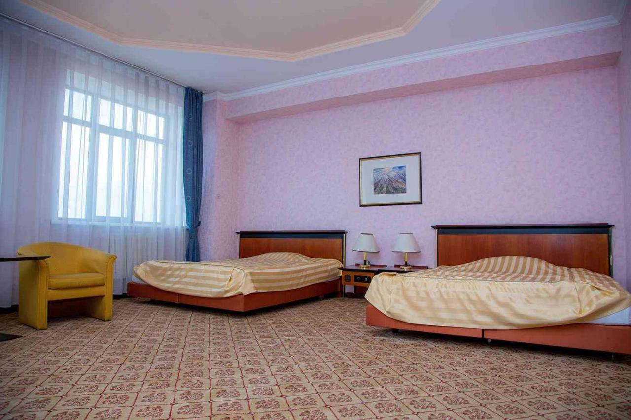 Hotel Экипаж Almaty Exterior foto