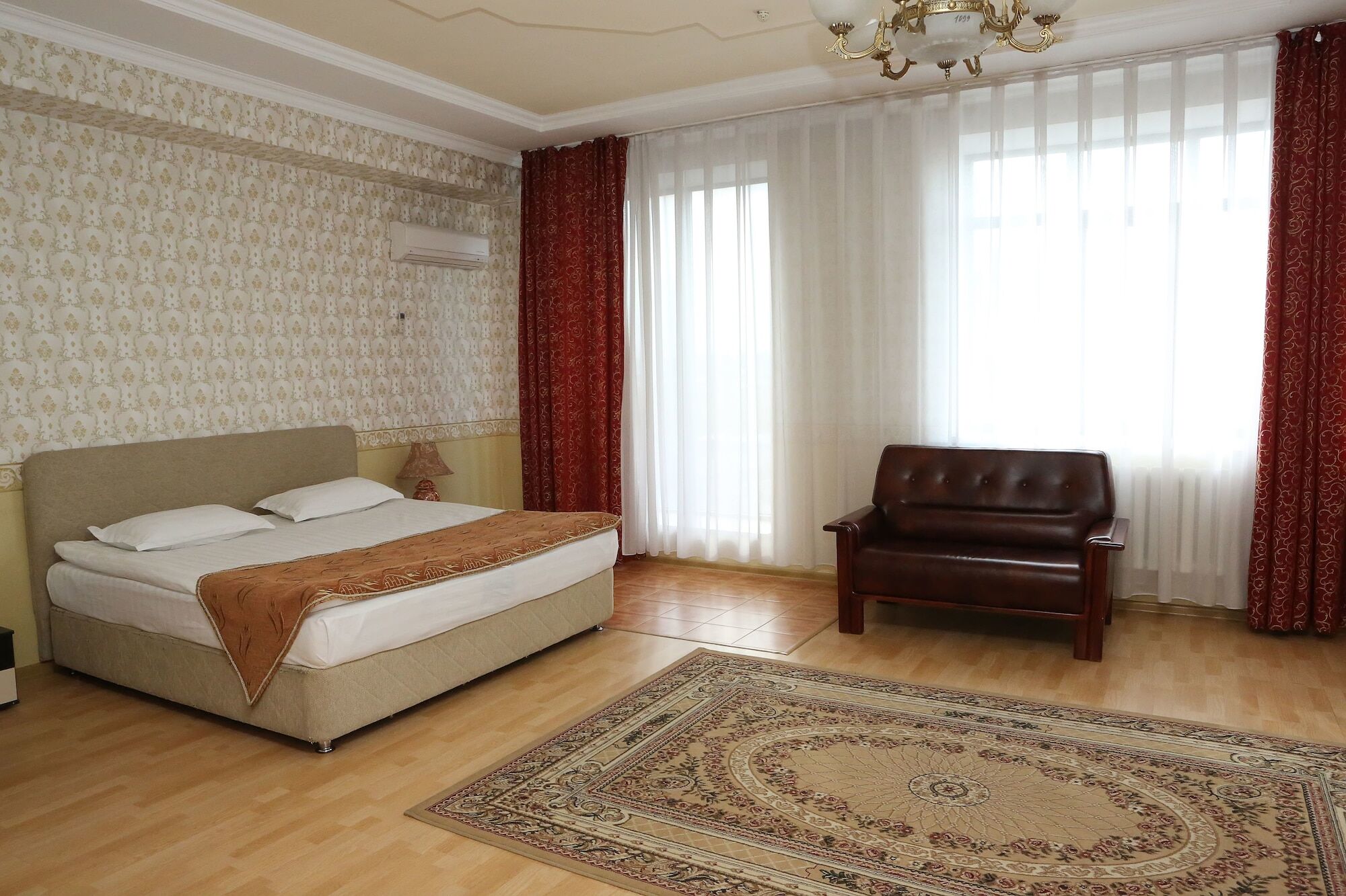 Hotel Экипаж Almaty Exterior foto