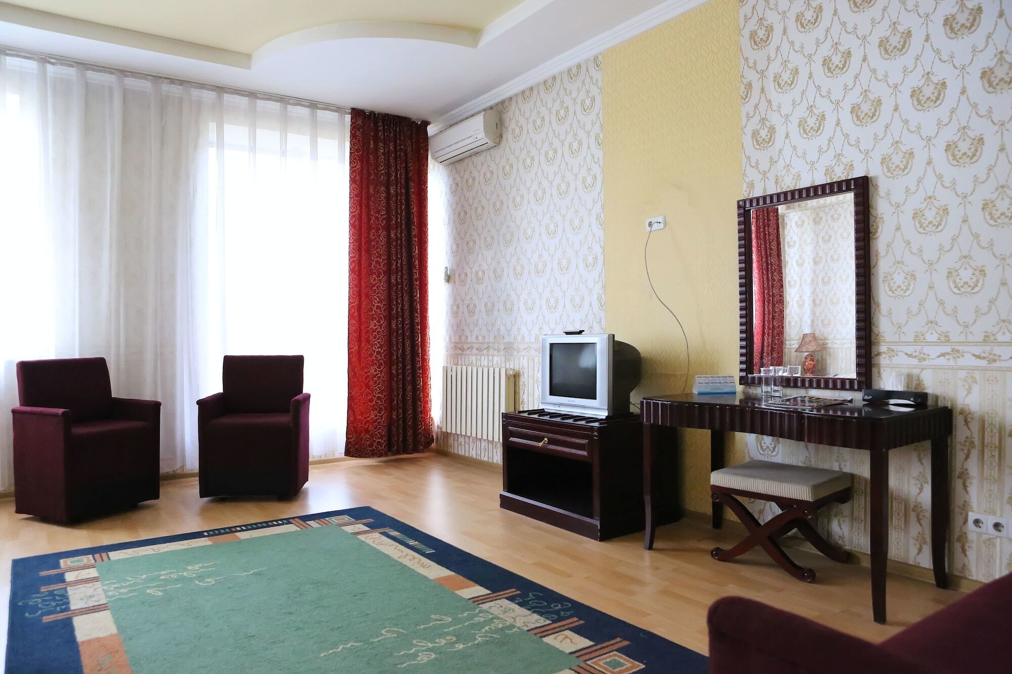 Hotel Экипаж Almaty Exterior foto